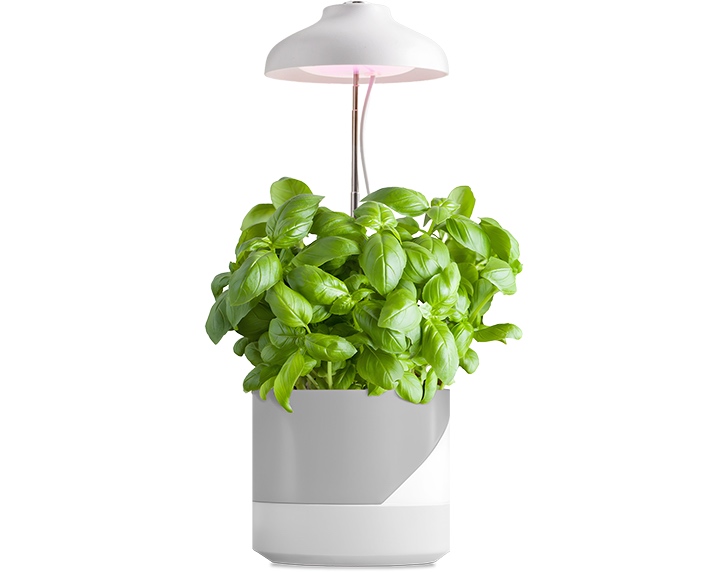 Lámpara led telescópica para aportar luz a las plantas 